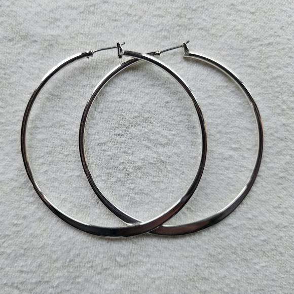 Premier Designs On The Town Silver Plated Hoop Earrings, Large, Reflective, NIB - Picture 3 of 16